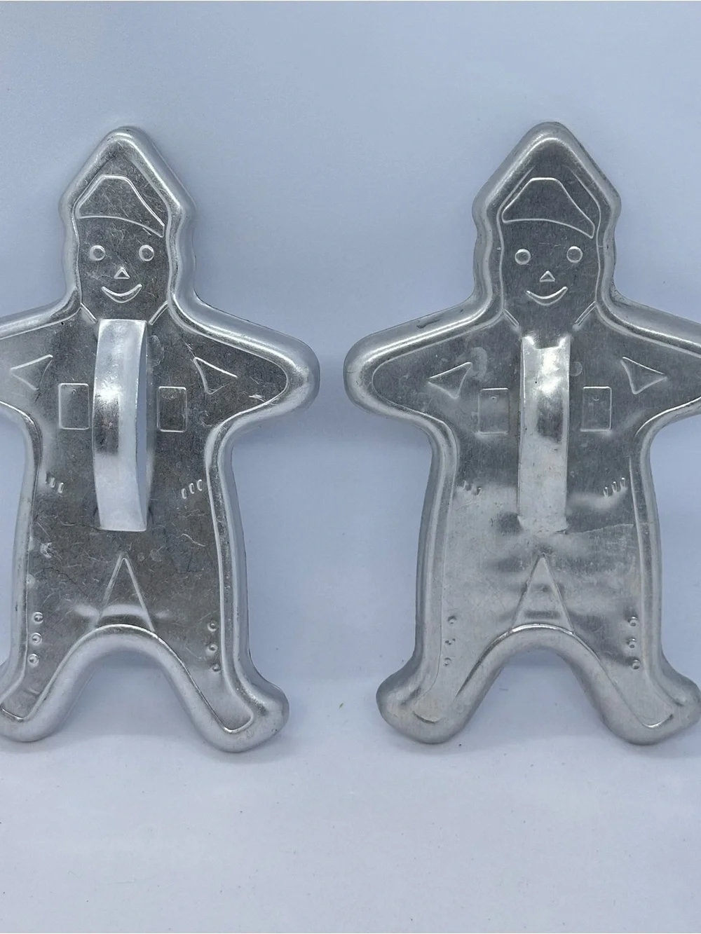 Lot/7 Cookie Cutters Gingerbread Men Star Bell Dog Tree & Flower Shaped Aluminum